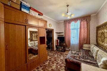 Комната, (всего 6 ком.), 98 м², 1/5 эт.