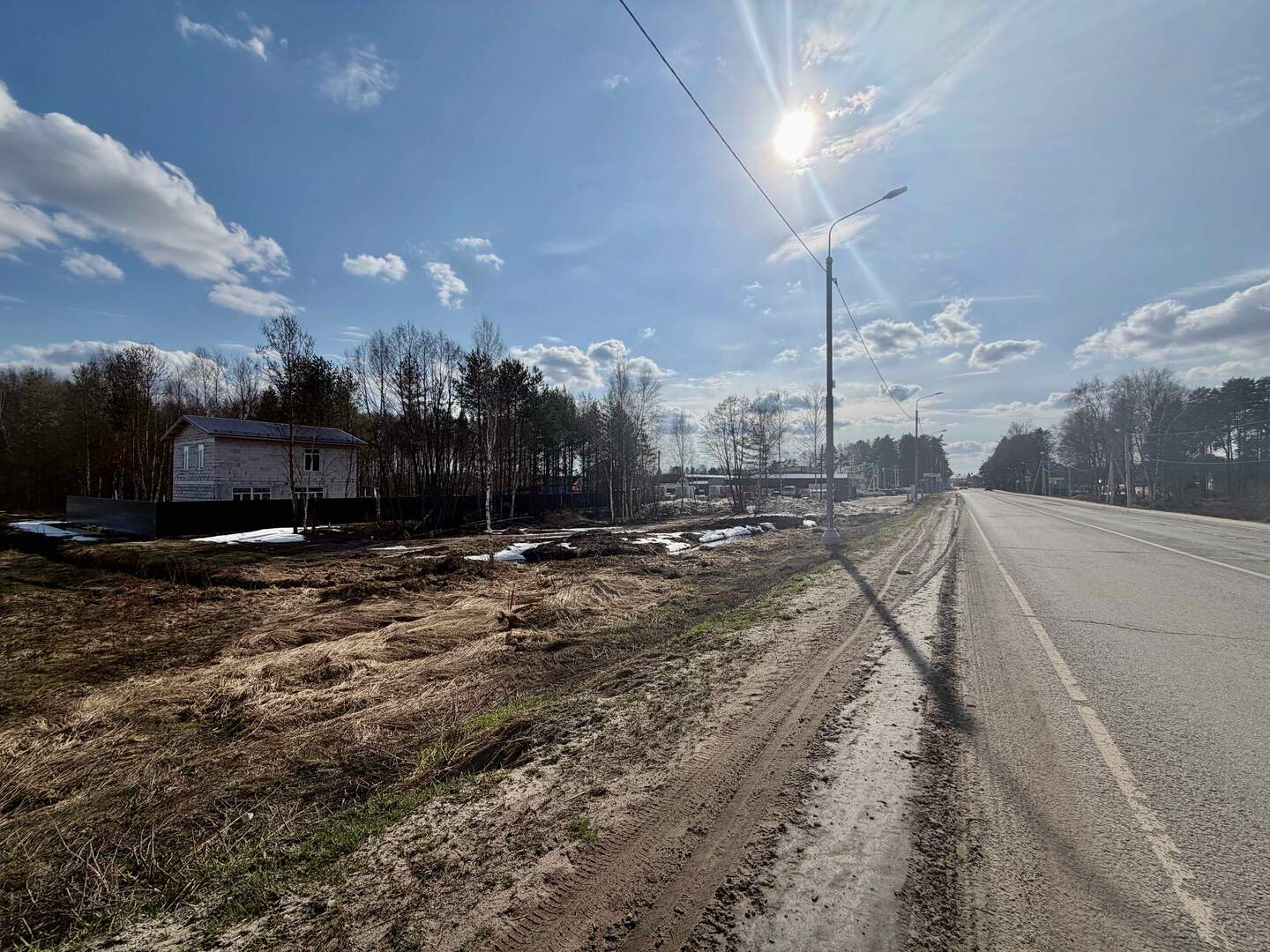 Москва и МО, городской округ Щёлково, деревня Огуднево, Молодёжная улица; Участок на участке 20 сот.